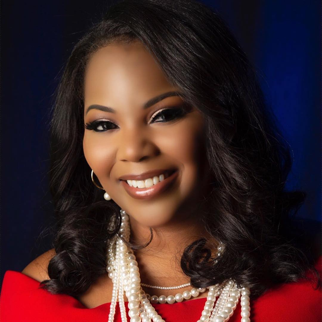 Head shot of Kim Adams