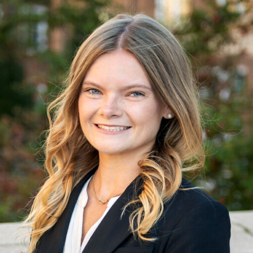 Gracey Claire headshot