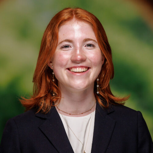 Anna Gayer headshot