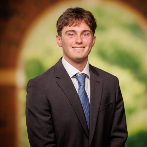 Ashton Hague headshot