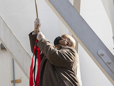 Hamilton Holmes Jr. rings the Chapel Bell during the 60th anniversary celebration of UGA’s desegregation.