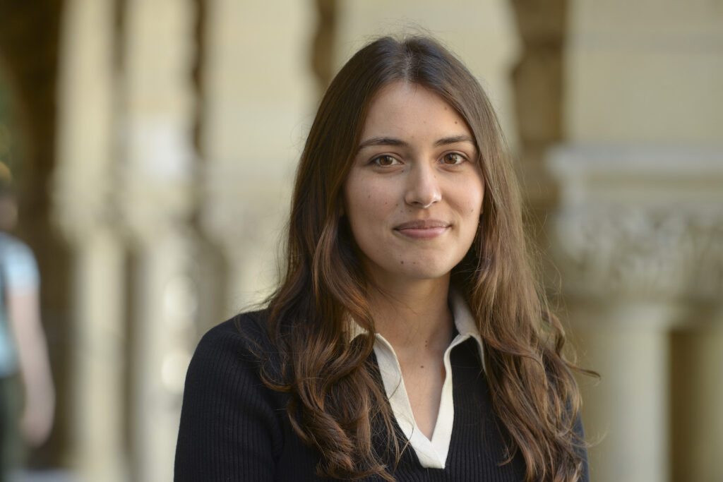 Laura Courchesne headshot