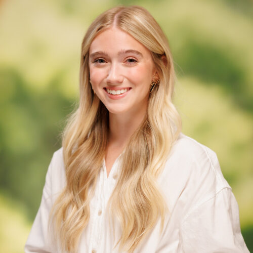 Amelia Oswald headshot