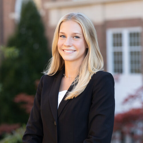 Rebekah Mckinnon headshot