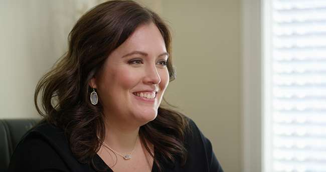 Headshot of Stephanie Mundy Self