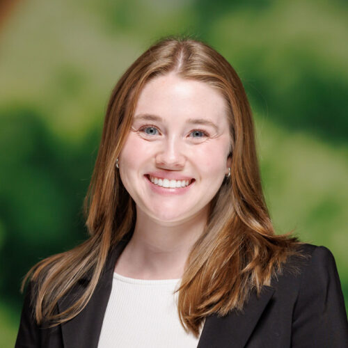 Chloe Roberts headshot