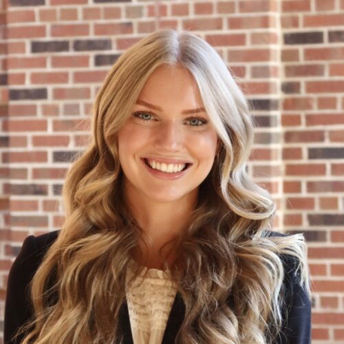 Hailey Brakke headshot