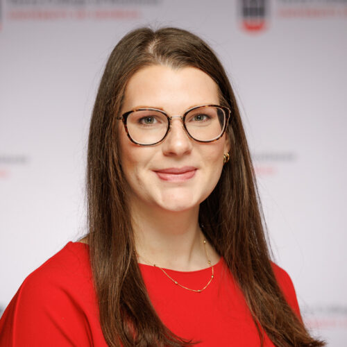 Hannah Schmeltz headshot