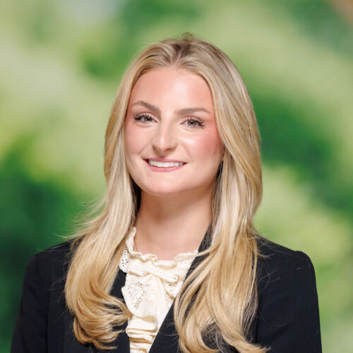 Julia Bauer headshot