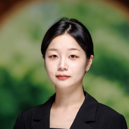 Head shot of Kyuree Jeon