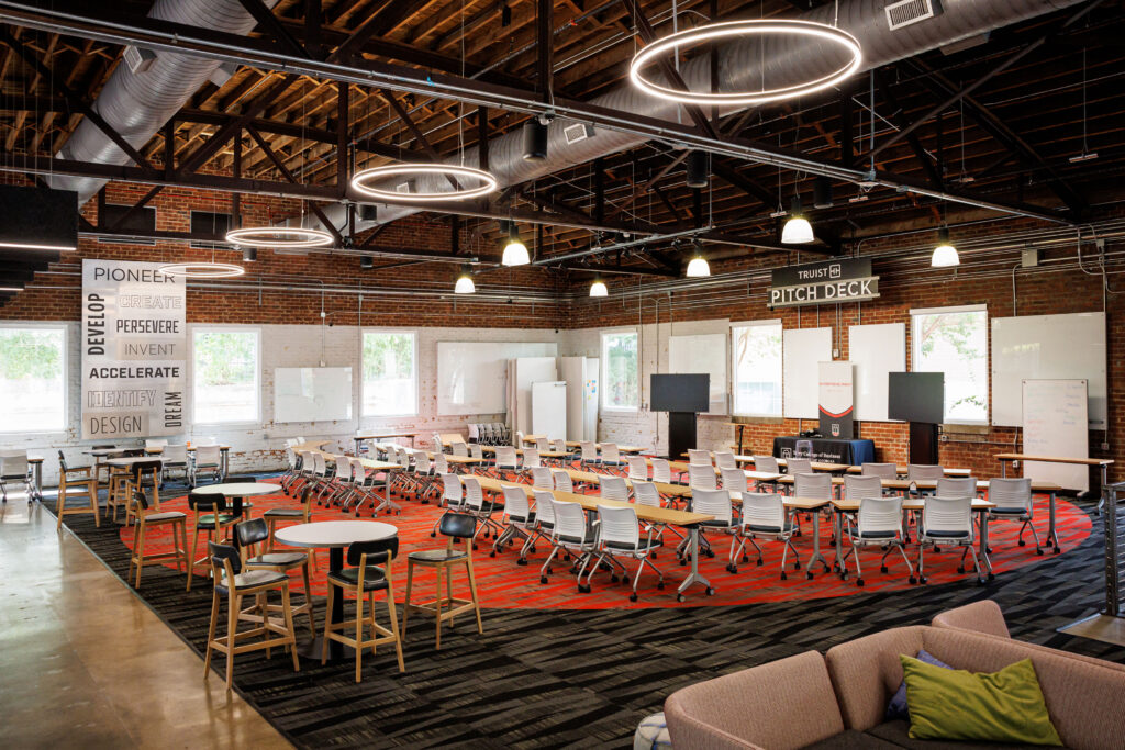Truist Pitch Deck, Mahoney Entreprenership Hub Truist Pitch Deck space in Mahoney Entrepreneurship Hub, Athens, GA