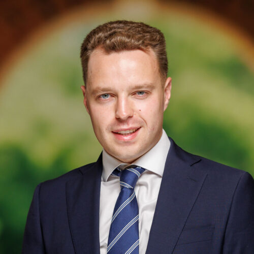 Spencer Jones headshot