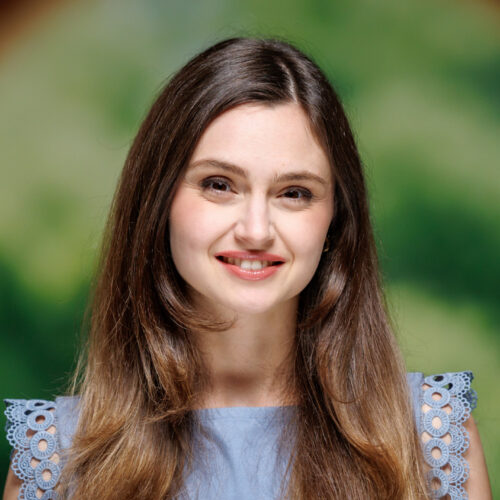 Yasmine Attar headshot